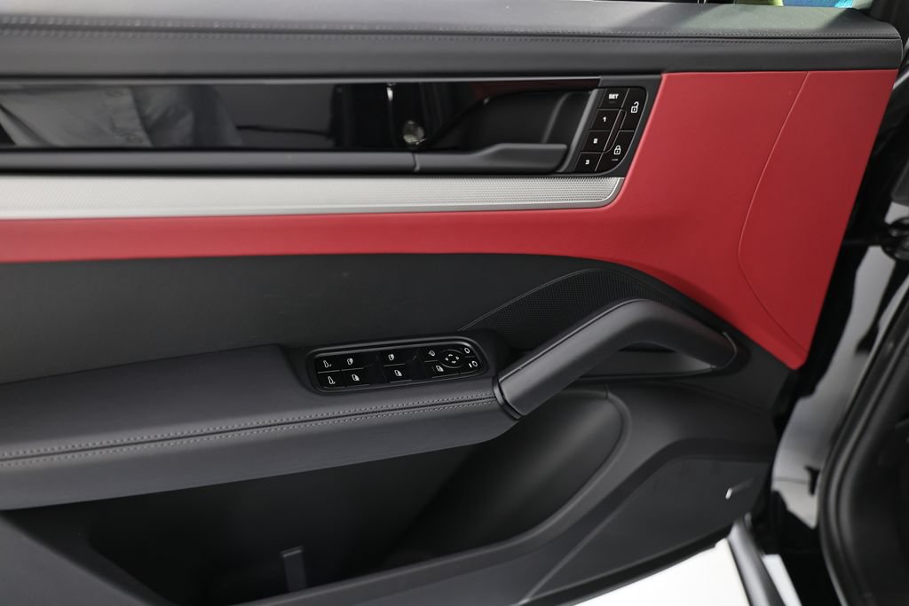 New 2026 Porsche Cayenne Coupe AWD/4WD image 19