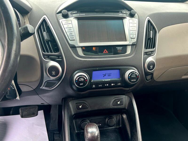 Used 2010 Hyundai Tucson Limited w/ Premium Pkg 4 image 20