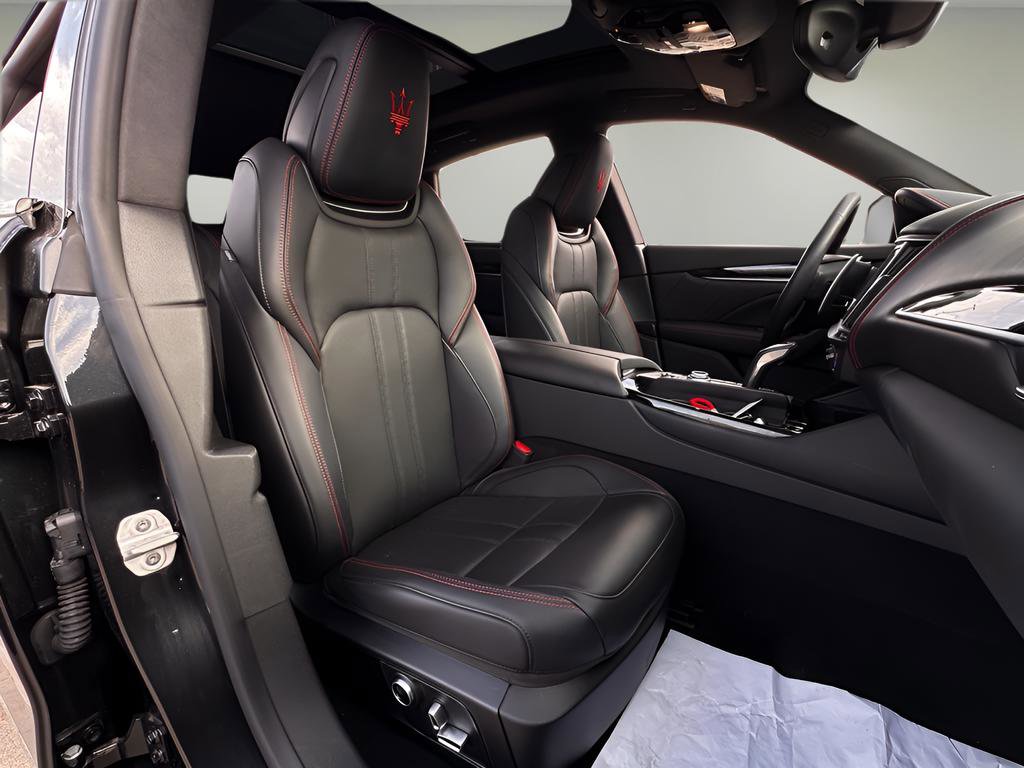 Used 2024 Maserati Levante GT Ultima image 26