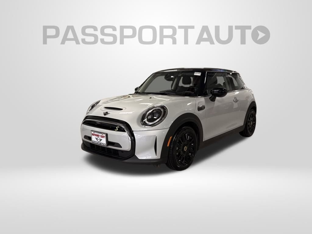 Used 2022 MINI Cooper SE image 1
