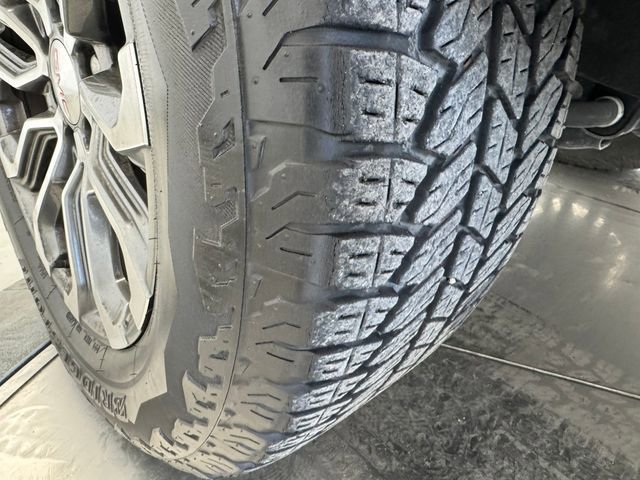 Used 2023 GMC Canyon Denali image 11