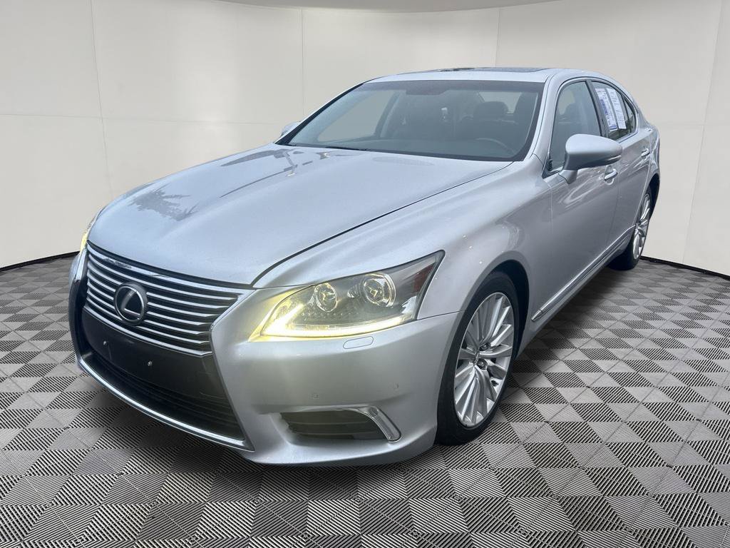 Used 2013 Lexus LS 460 AWD w/ Comfort Pkg image 3