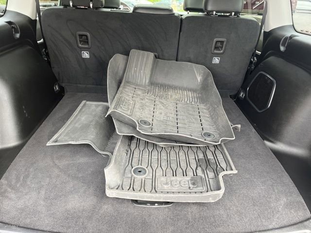 Used 2023 Jeep Grand Cherokee 4WD 4xe image 38