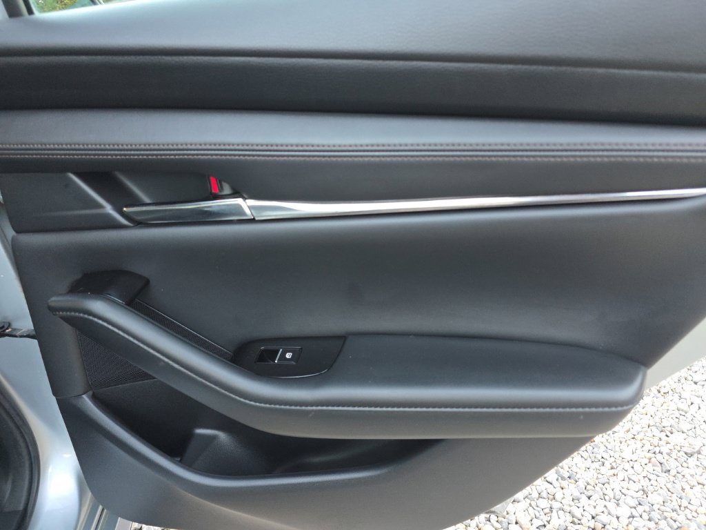 Used 2019 MAZDA MAZDA3 Sedan w/ Preferred Package FWD image 17