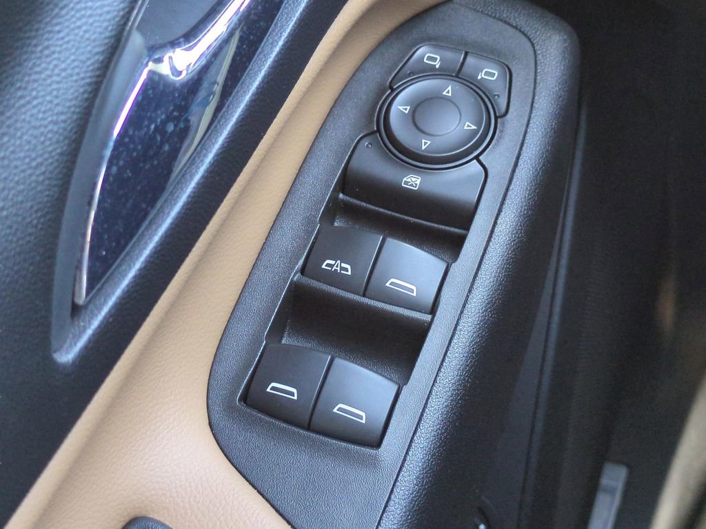 Used 2020 Chevrolet Equinox Premier FWD image 10