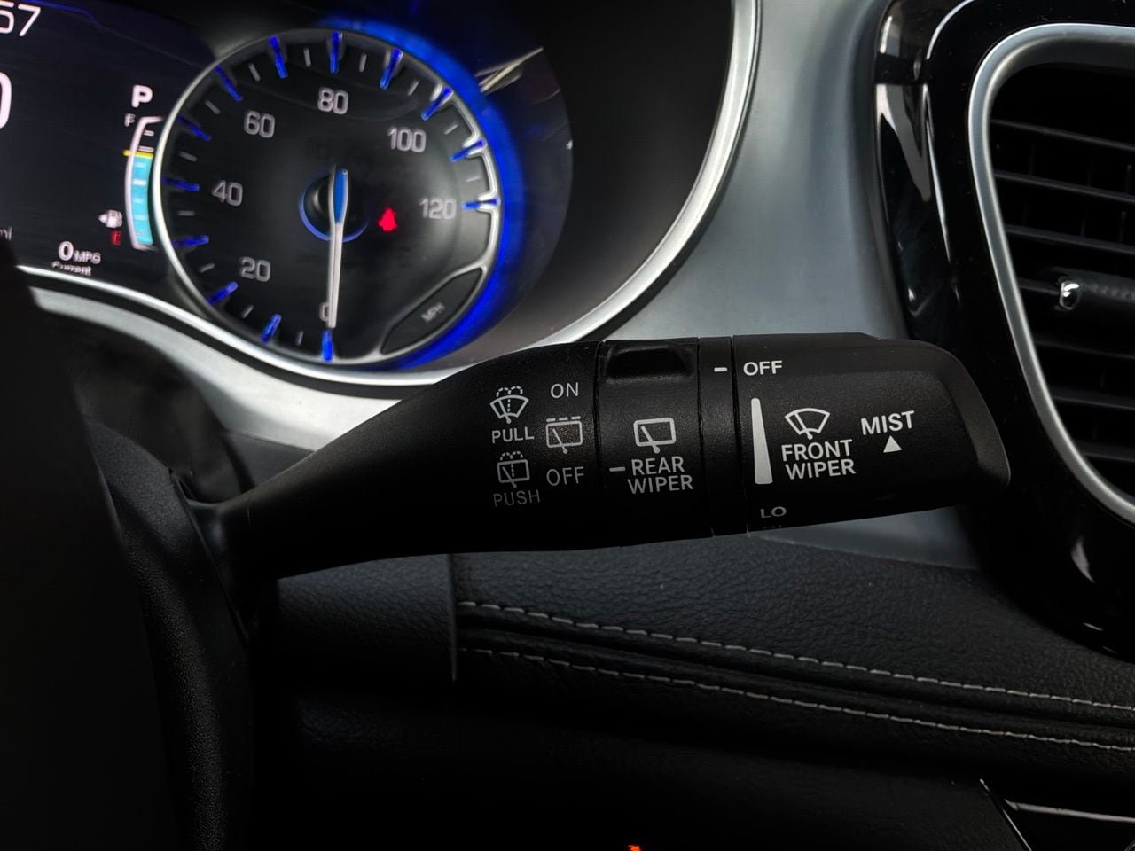 Used 2025 Chrysler Pacifica Limited FWD image 52