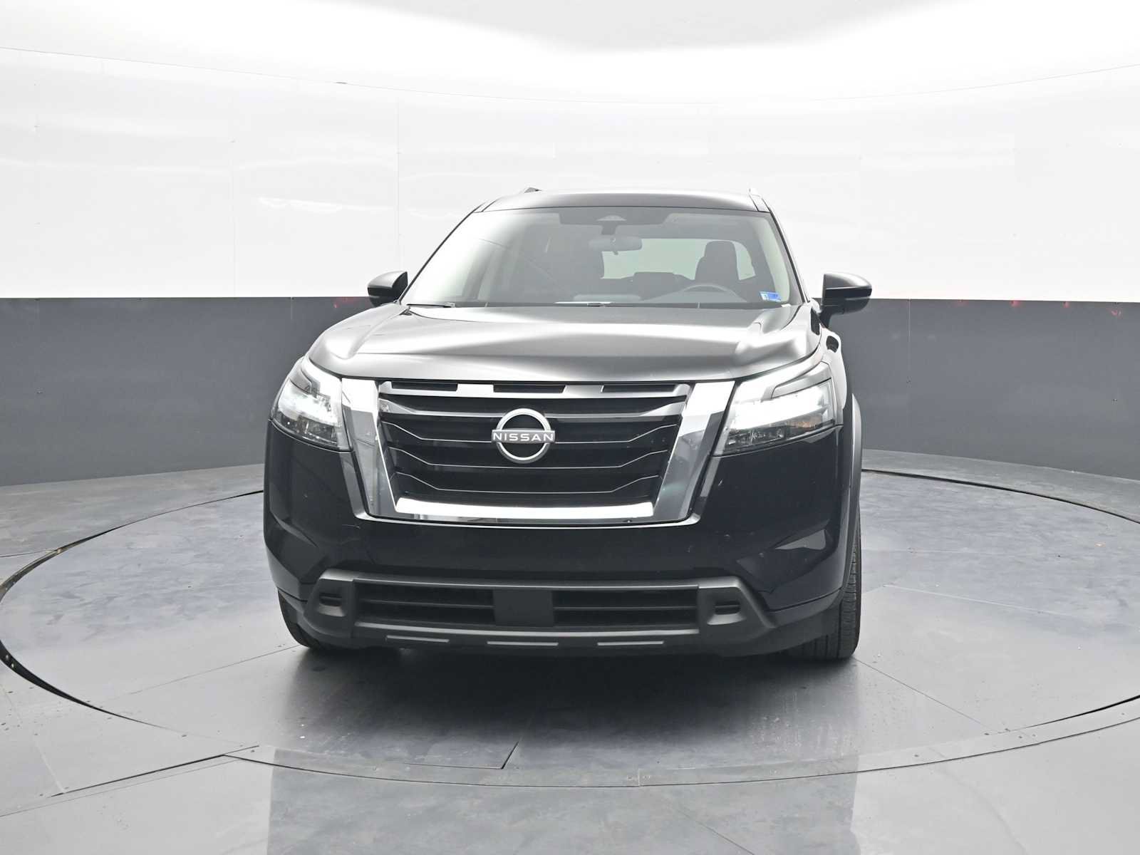 Used 2025 Nissan Pathfinder SV AWD/4WD image 3