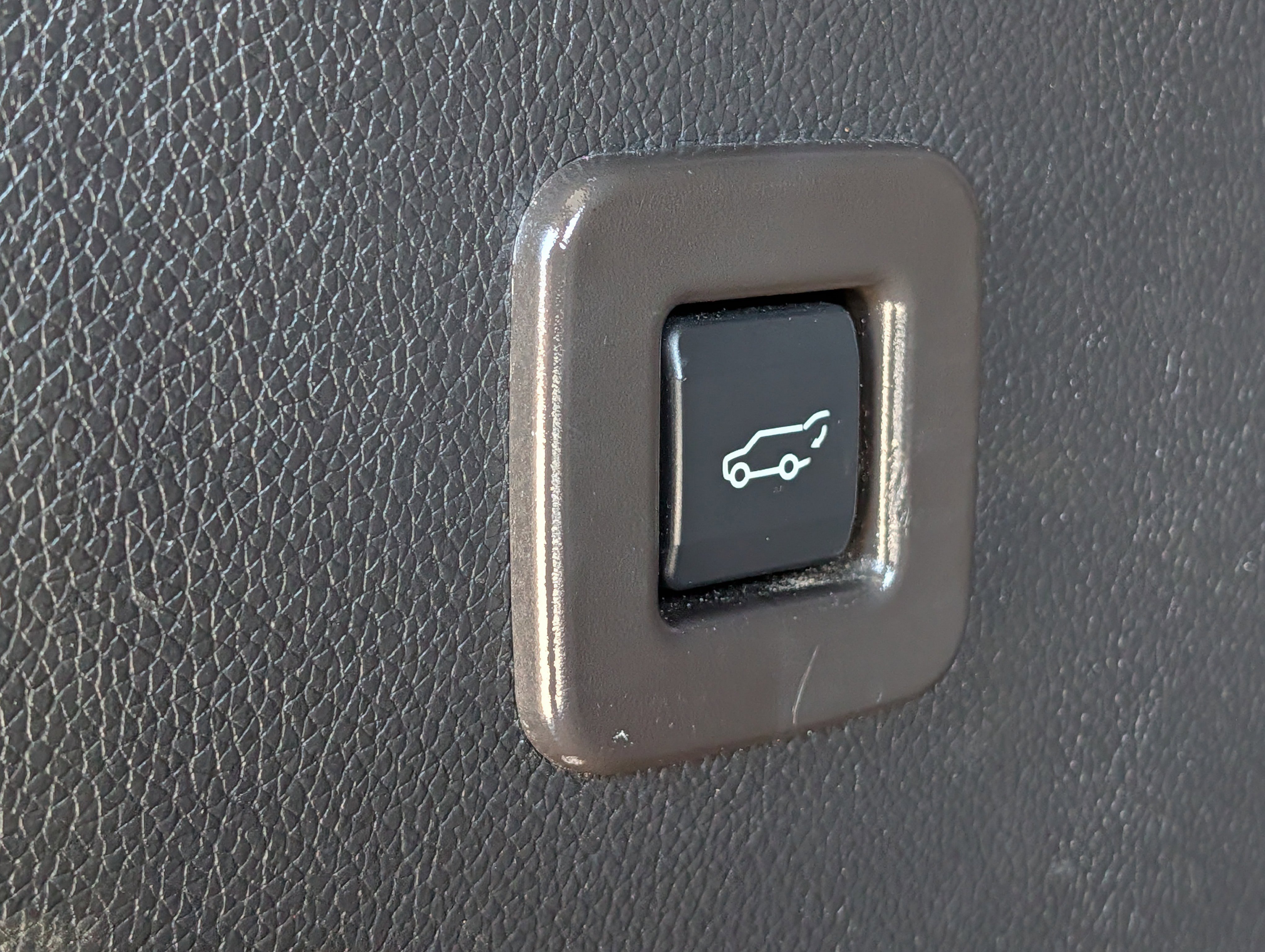 Used 2014 Lincoln Navigator 2WD image 14