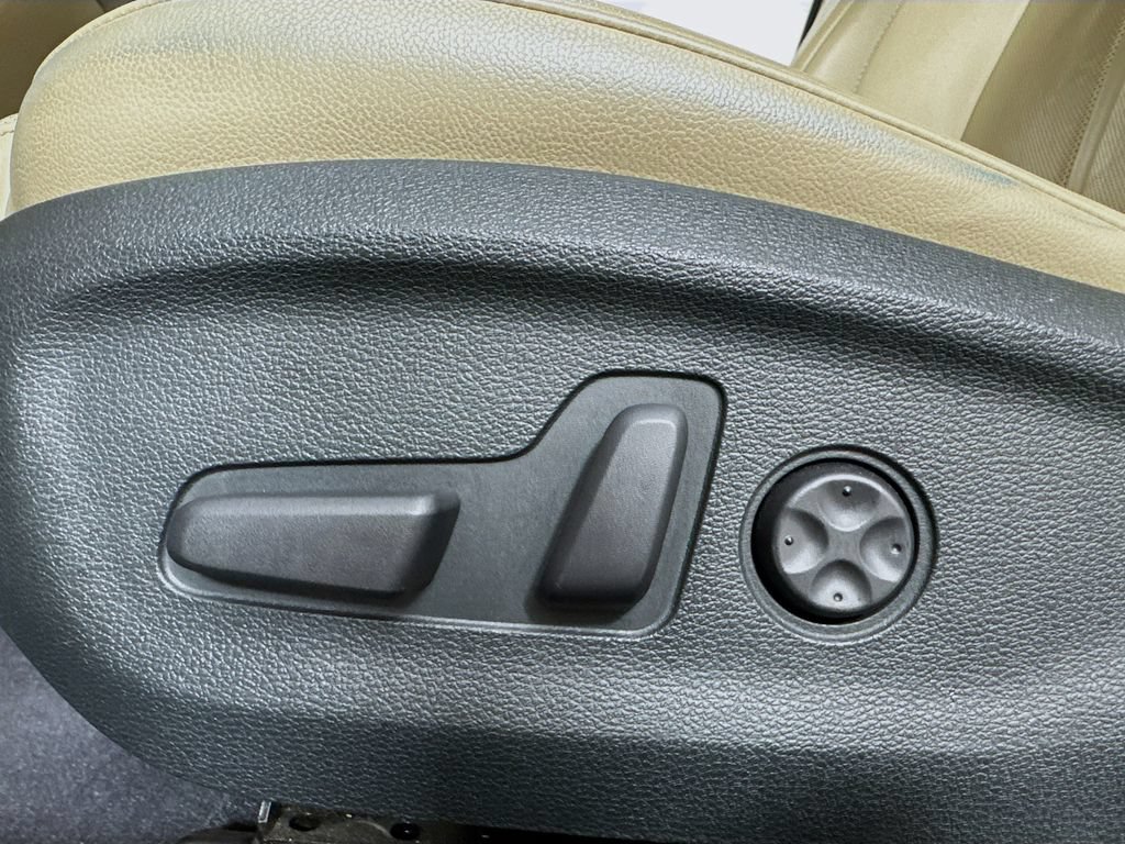 Used 2015 Hyundai Sonata Limited w/ Option Group 05 FWD image 15