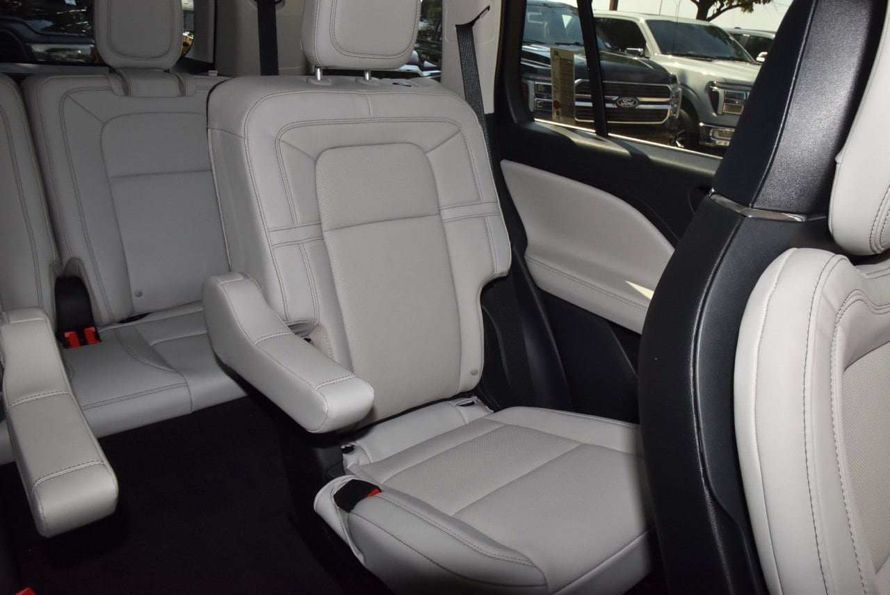 New 2027 Lincoln Aviator Reserve AWD/4WD image 22