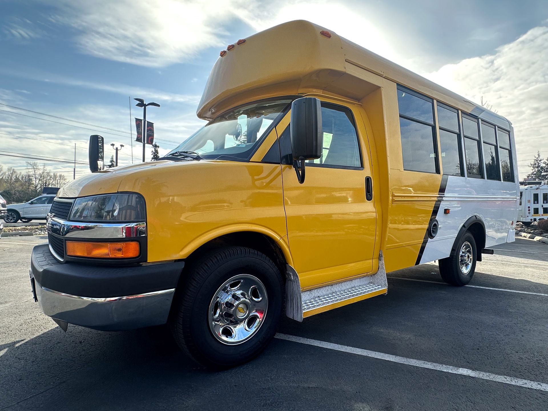 Used 2014 Chevrolet Express 3500 RWD image 5