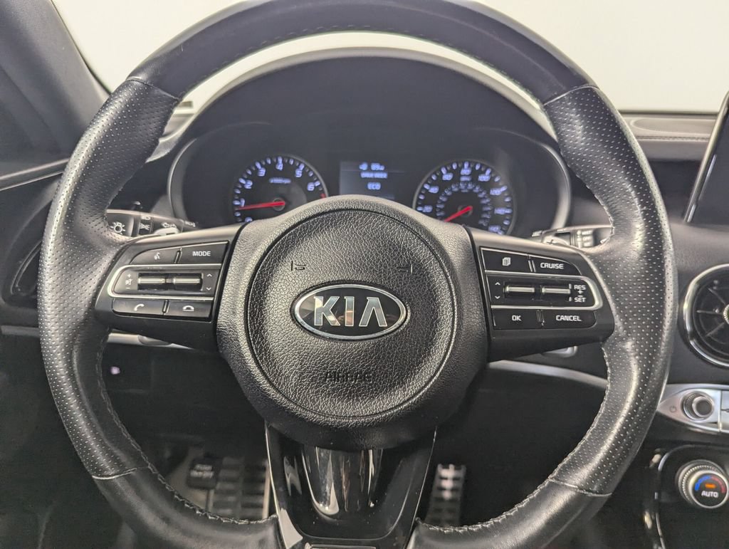 Used 2021 Kia Stinger GT-Line w/ Sun & Sound Package RWD image 14