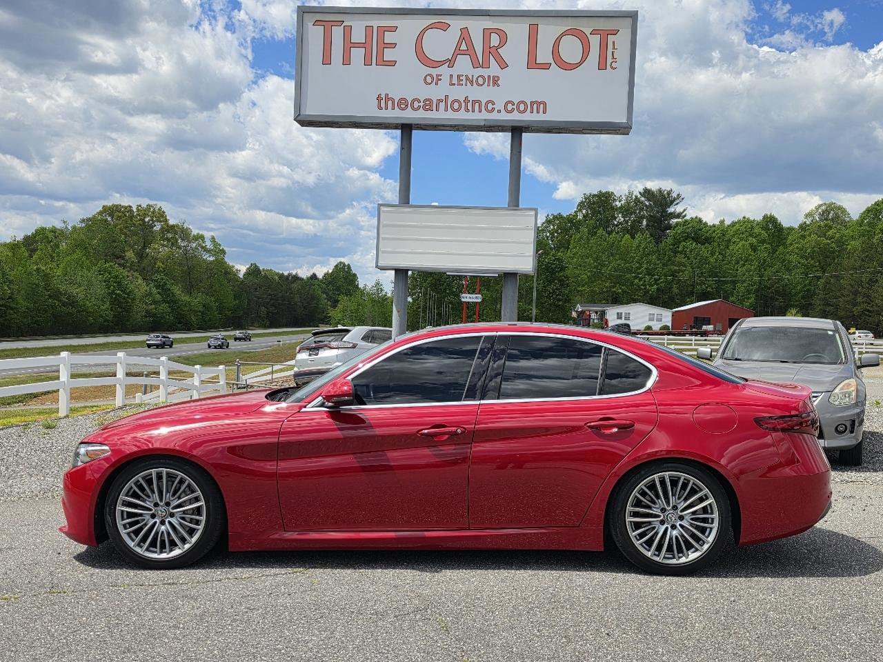 Used 2018 Alfa Romeo Giulia Ti w/ Quick Order Package 22Z Lusso RWD image 2