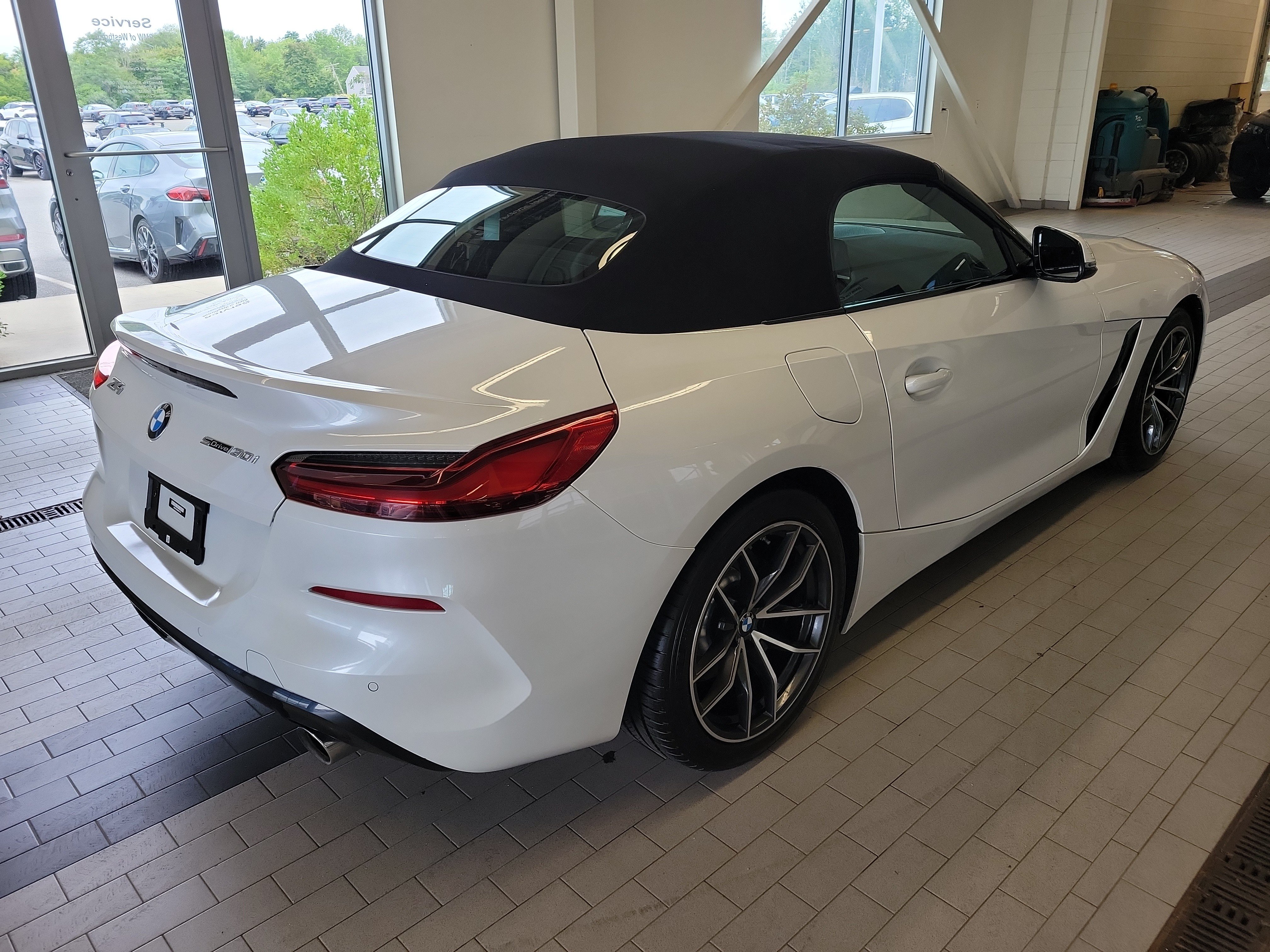 Used 2022 BMW Z4 sDrive30i w/ Driving Assistance Package RWD image 5