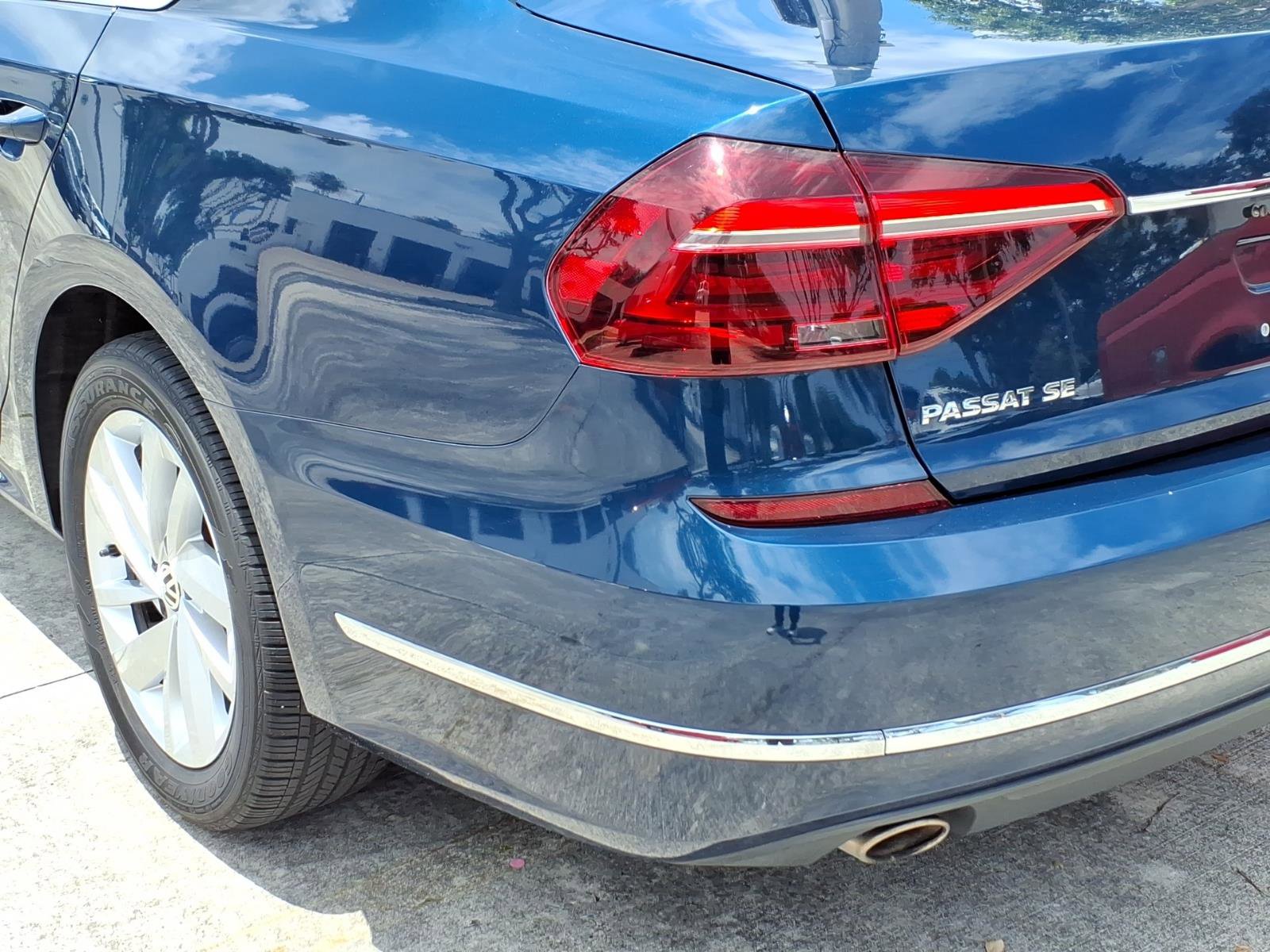 Used 2018 Volkswagen Passat 2.0T SE w/ SE Lighting Package FWD image 12
