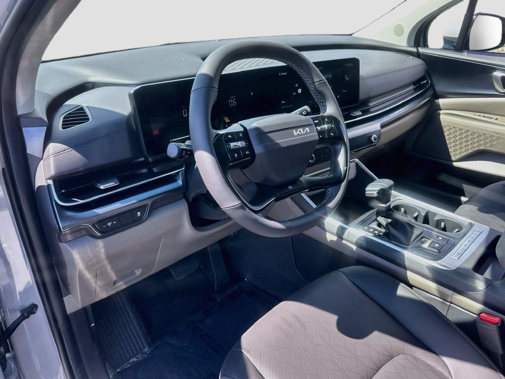 New 2027 Kia Carnival FWD image 9