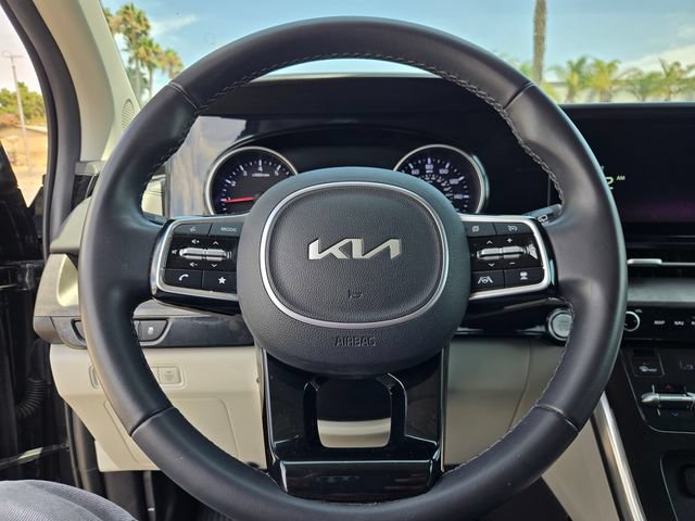 Used 2024 Kia Carnival EX FWD image 19