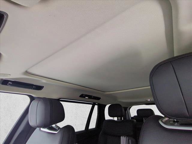 Certified 2025 Land Rover Range Rover Long Wheelbase SE AWD/4WD image 16