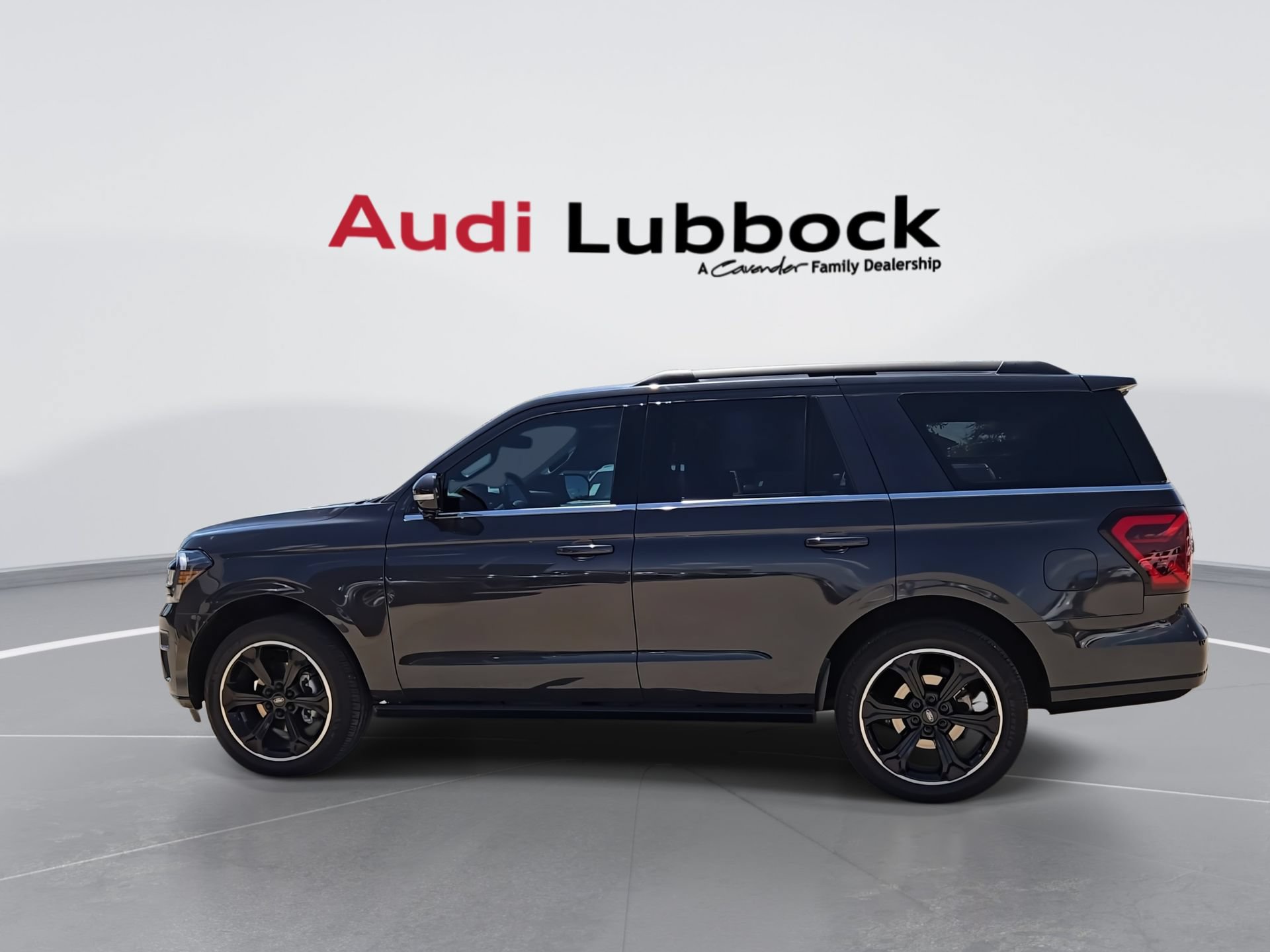 Used 2023 Ford Expedition Limited RWD image 6