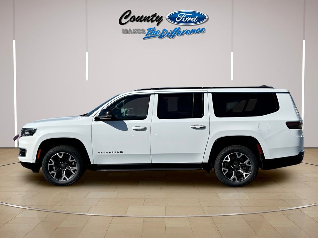 Used 2024 Jeep Wagoneer L Series III w/ Flexible Seating Group AWD/4WD image 3