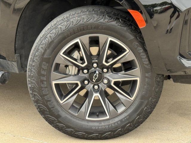 Used 2023 Chevrolet Tahoe Z71 w/ Luxury Package AWD/4WD image 37