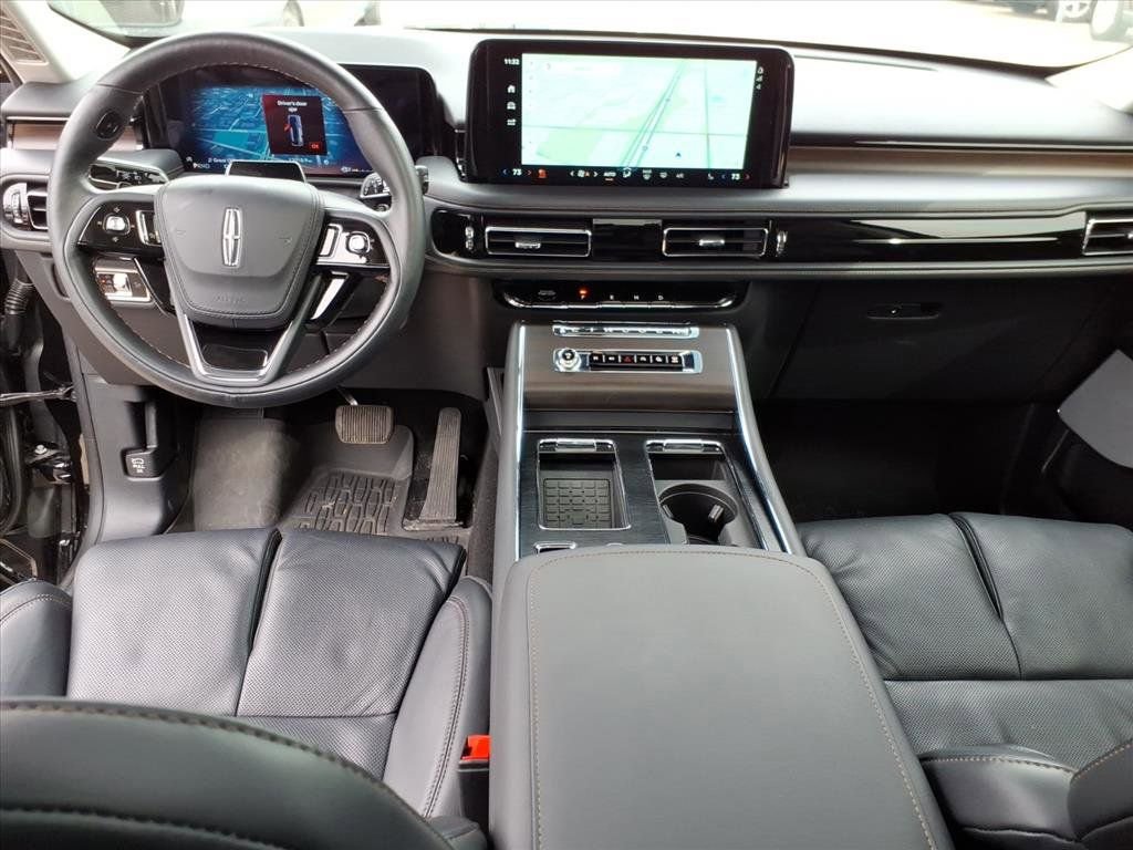 Used 2025 Lincoln Aviator Reserve w/ Equipment Group 201A image 14
