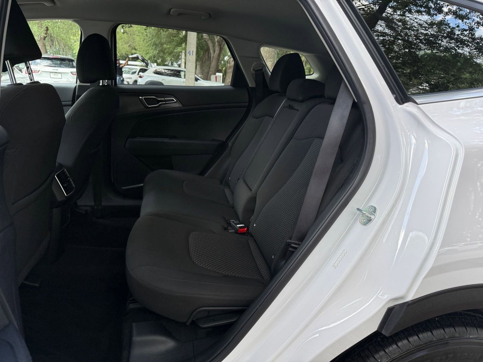 Used 2025 Kia Sportage LX FWD image 36