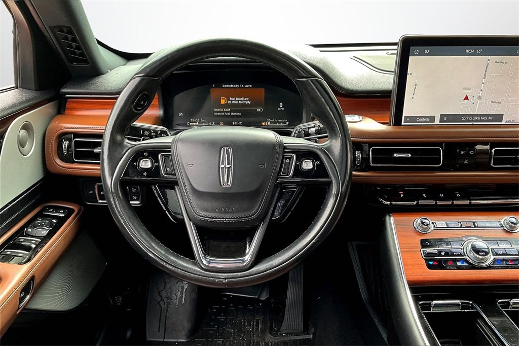 Used 2020 Lincoln Aviator Reserve w/ Equipment Group 202A image 8