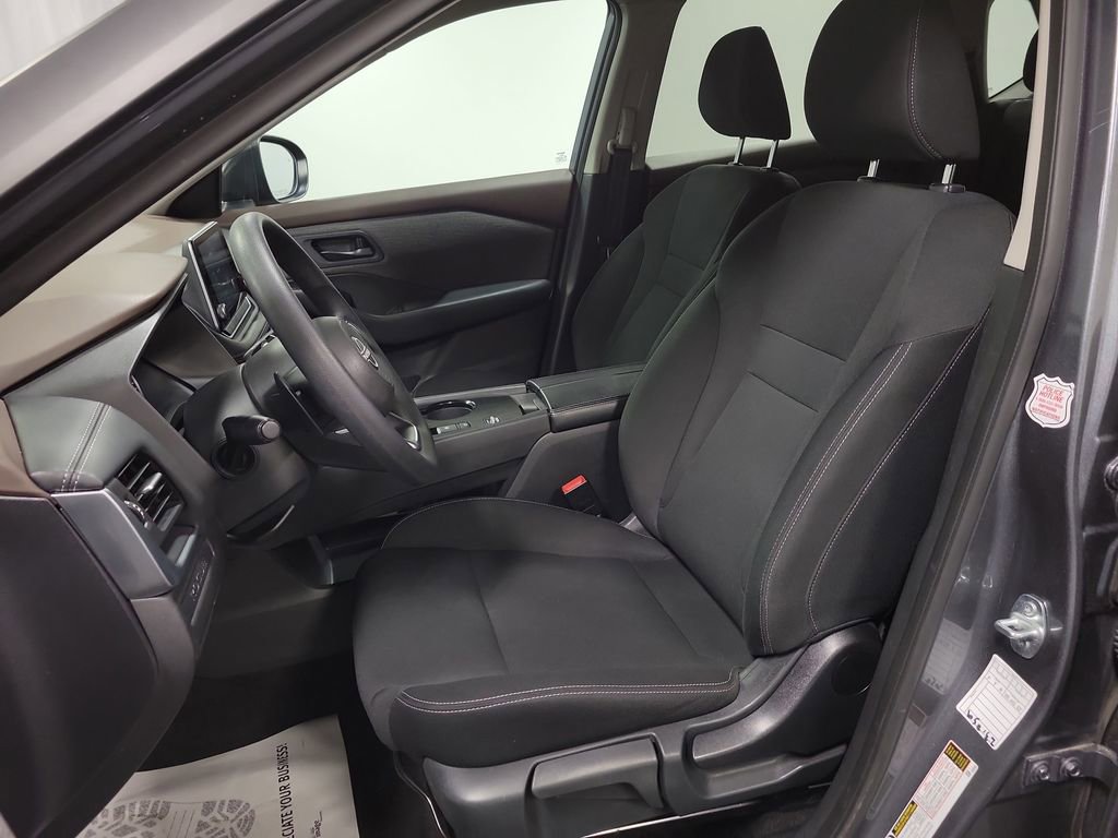 Used 2023 Nissan Rogue S image 13