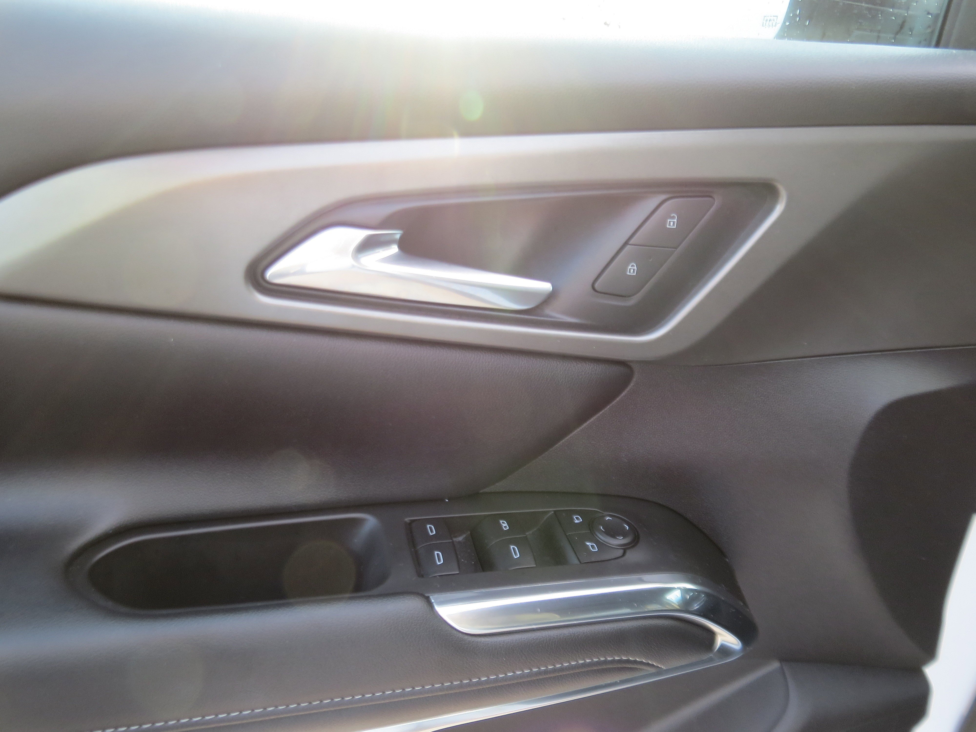 Used 2025 Chevrolet Traverse LT image 17