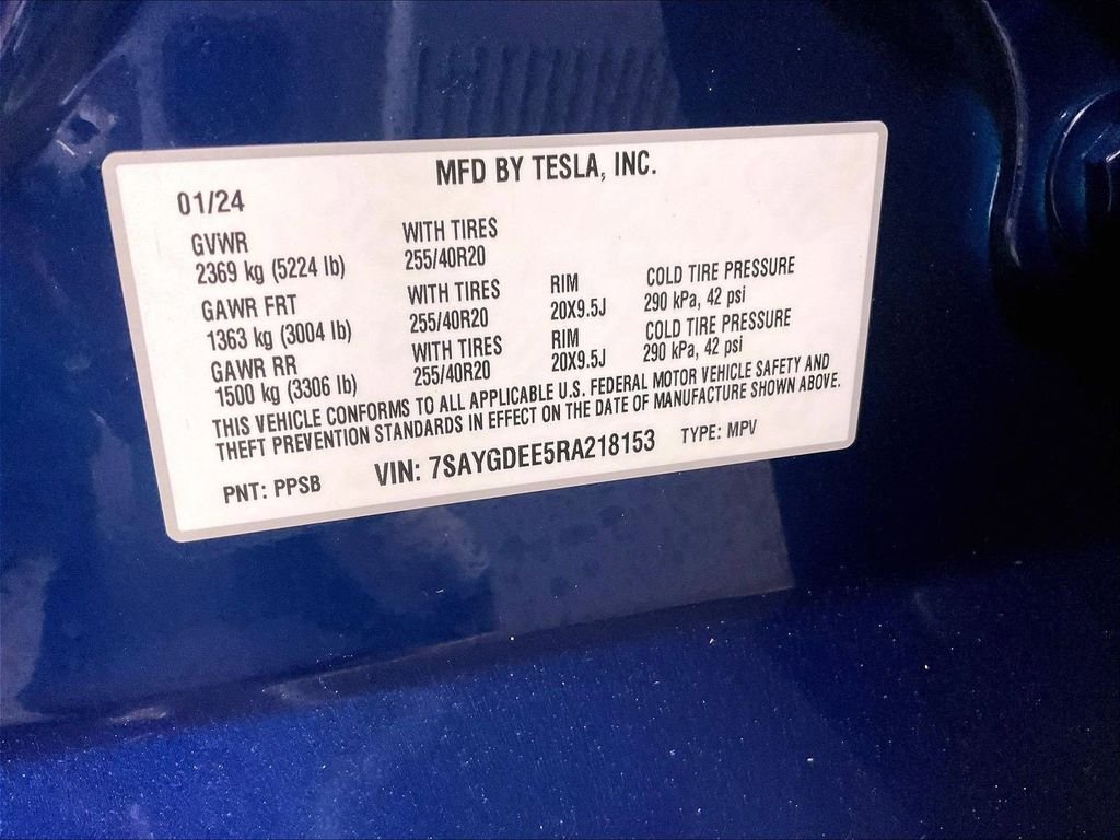 Used 2024 Tesla Model Y Long Range AWD/4WD image 36