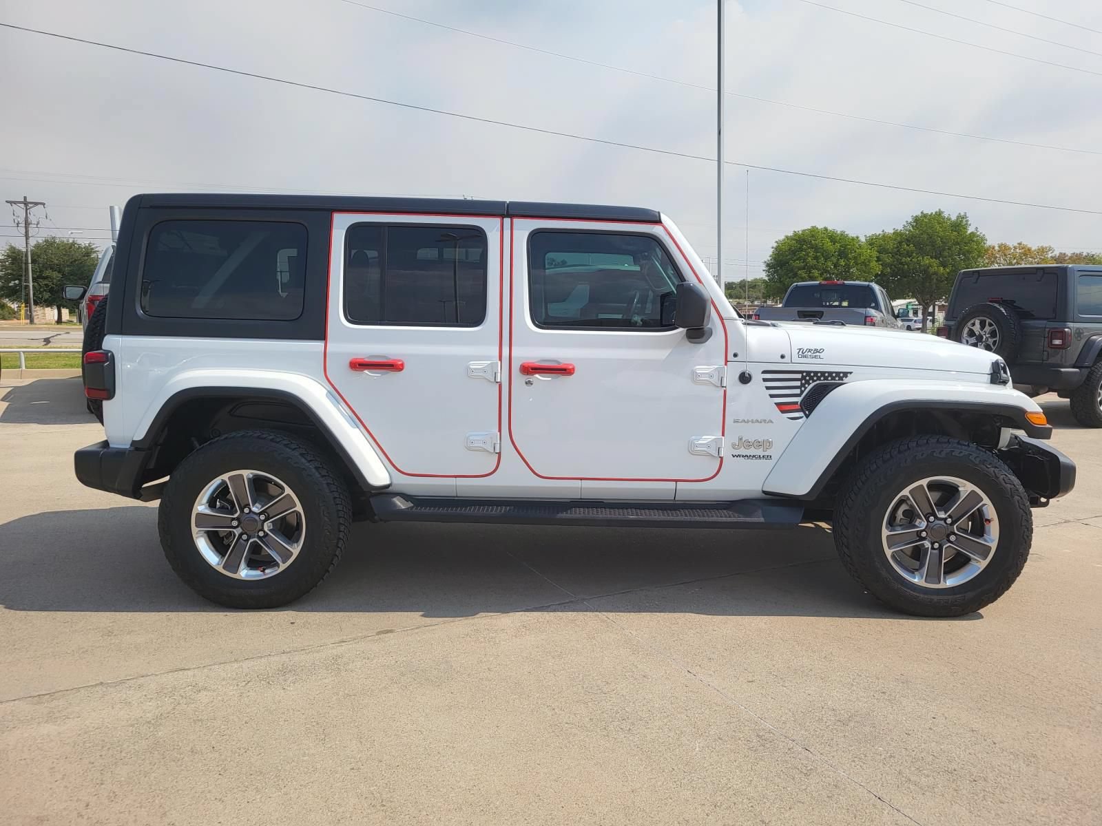 Used 2020 Jeep Wrangler Unlimited Sahara AWD/4WD image 4