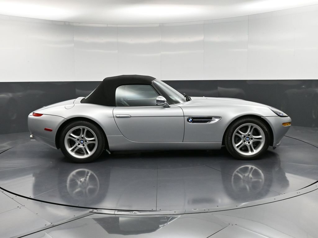 Used 2001 BMW Z8 RWD image 9