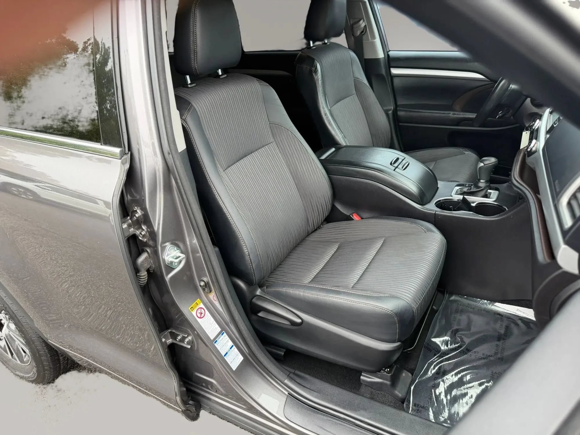 Used 2017 Toyota Highlander Plus AWD/4WD image 24