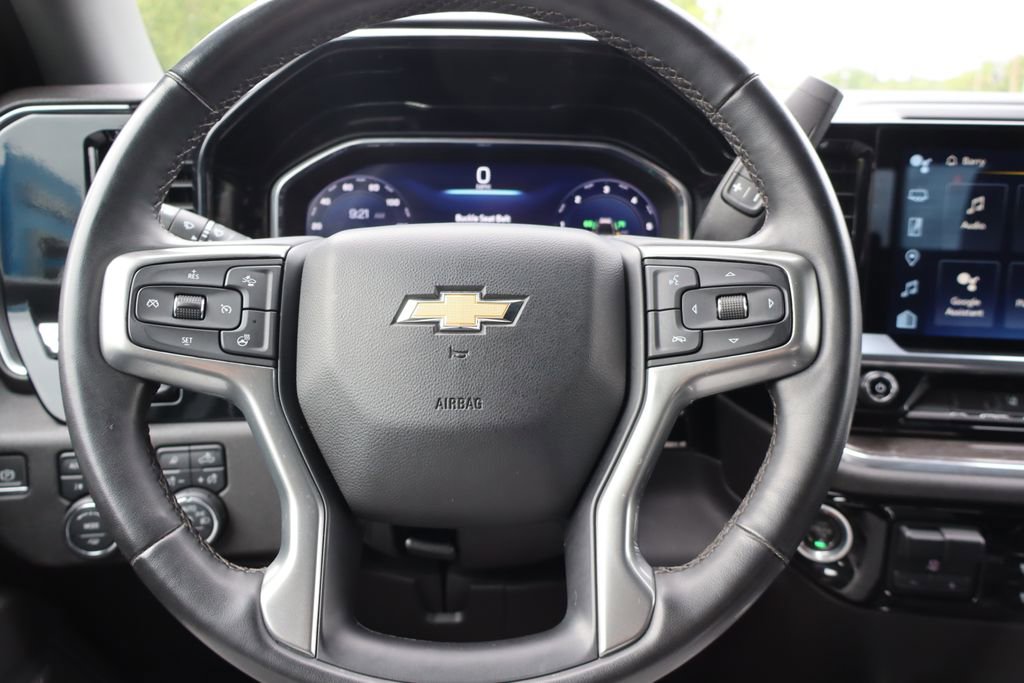 Used 2024 Chevrolet Silverado 2500 LTZ w/ LTZ Convenience Package AWD/4WD image 6