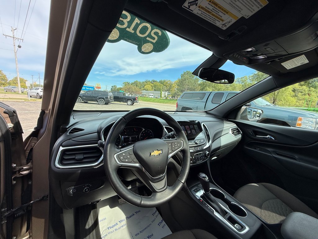 Certified 2018 Chevrolet Equinox LT w/ Sun & Infotainment Package image 16