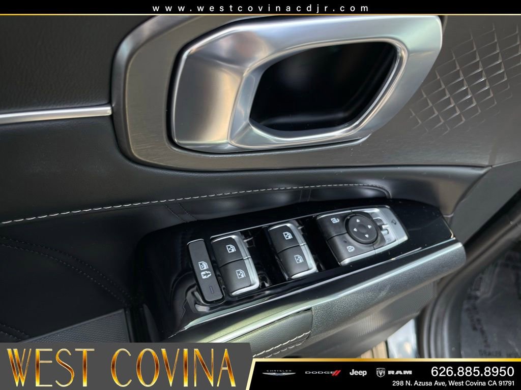 Used 2023 Kia Sorento SX FWD image 13
