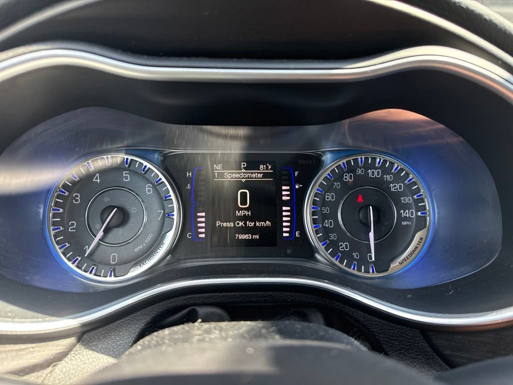 Used 2015 Chrysler 200 Limited w/ Convenience Group FWD image 8