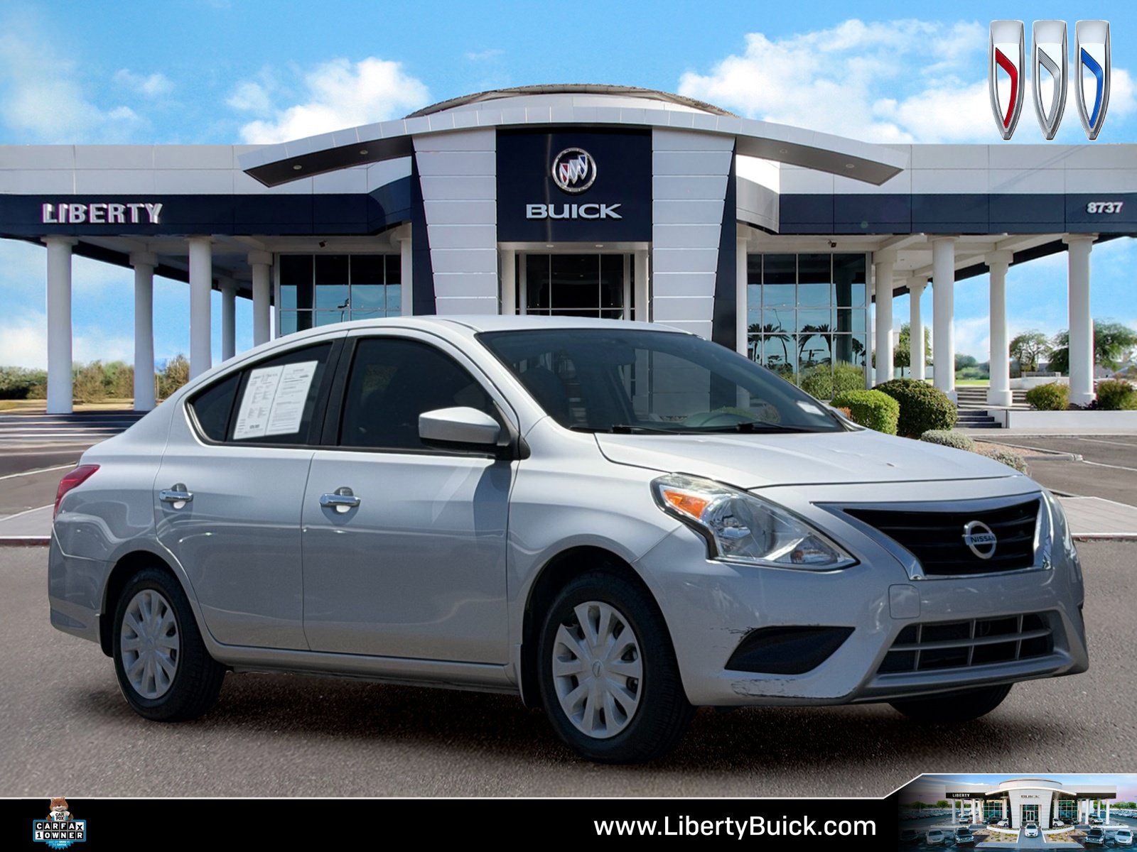 Used 2019 Nissan Versa SV FWD image 1