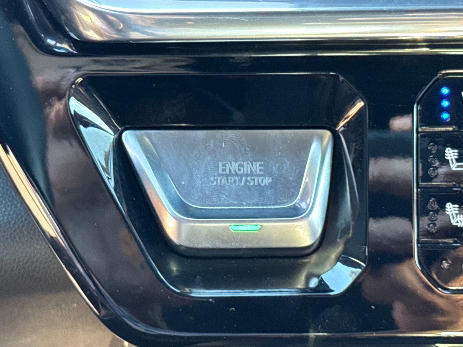 Certified 2023 GMC Sierra 1500 Denali Ultimate AWD/4WD image 34