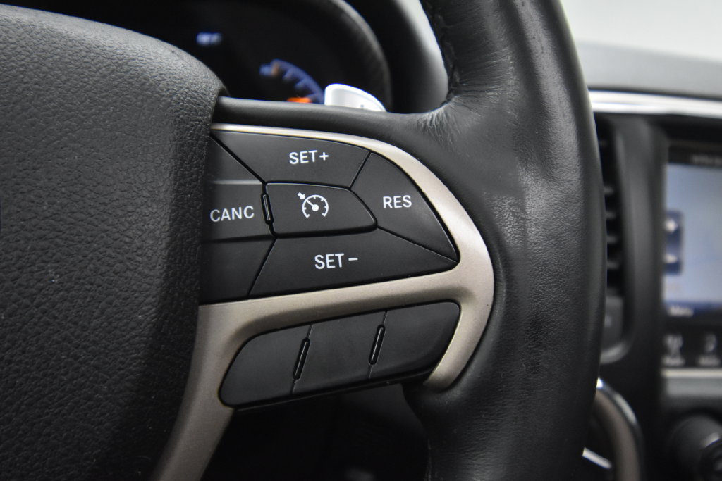 Used 2015 Jeep Grand Cherokee Limited AWD/4WD image 33