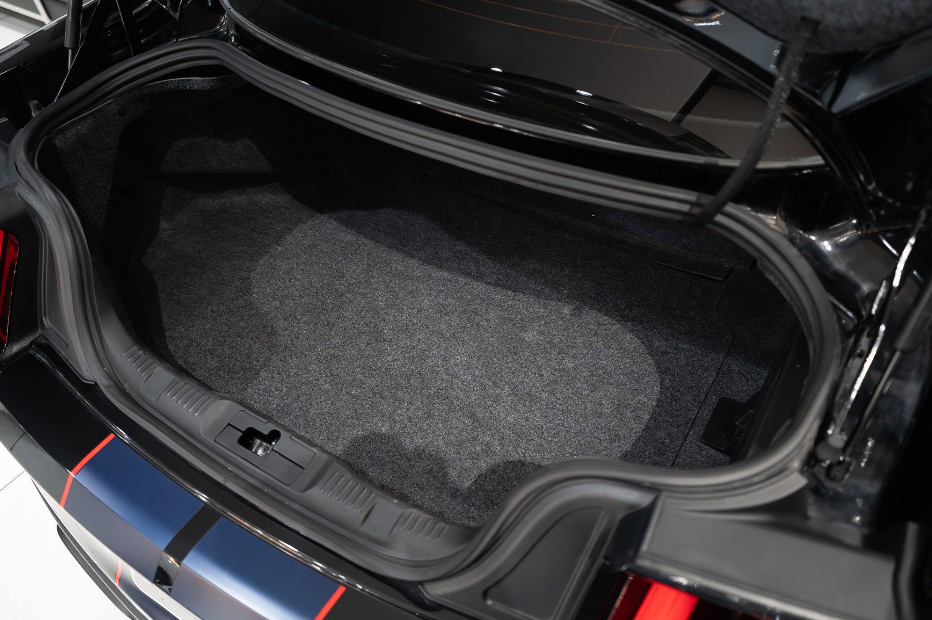 Used 2019 Ford Mustang Shelby GT350R w/ GT350R Equipment Group 920A RWD image 52