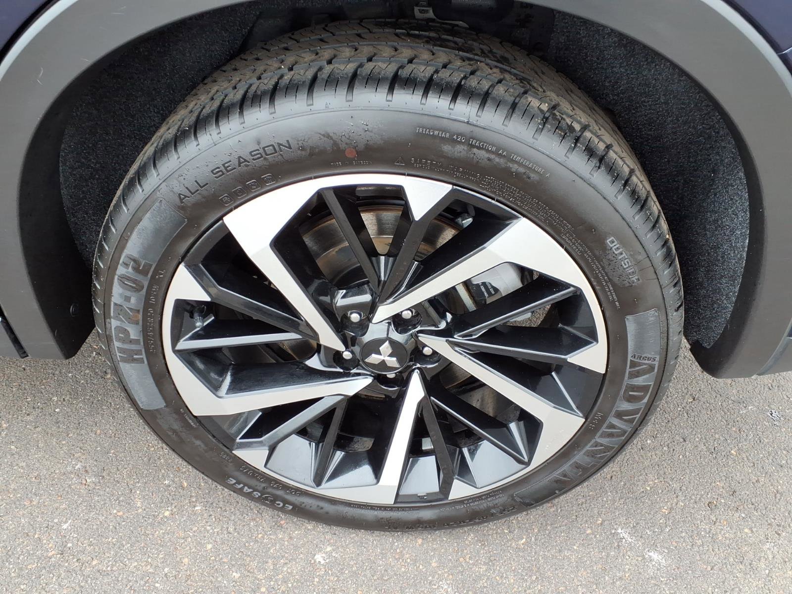 Used 2024 Mitsubishi Outlander SE image 14