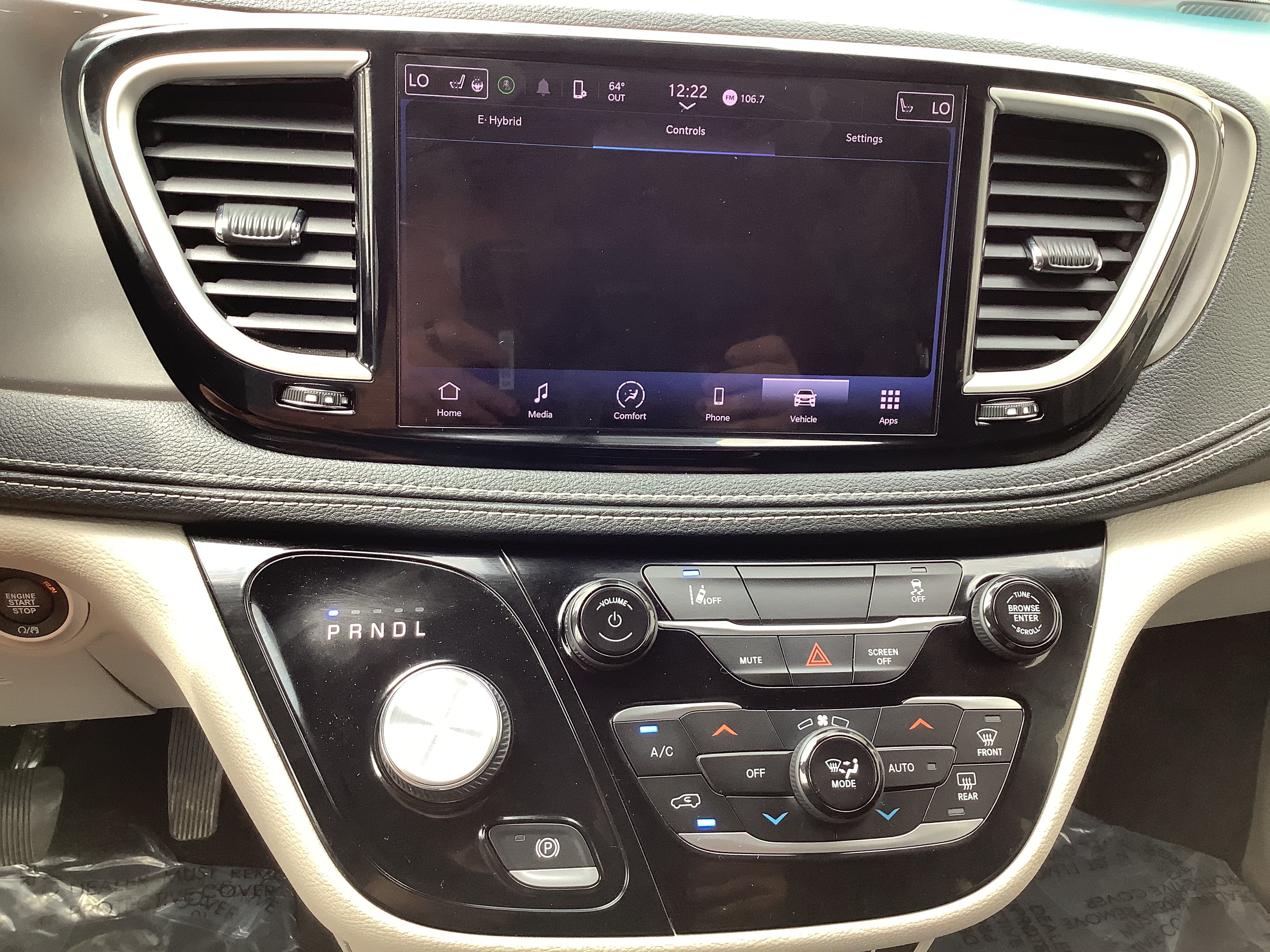 Used 2022 Chrysler Pacifica Touring-L FWD image 23