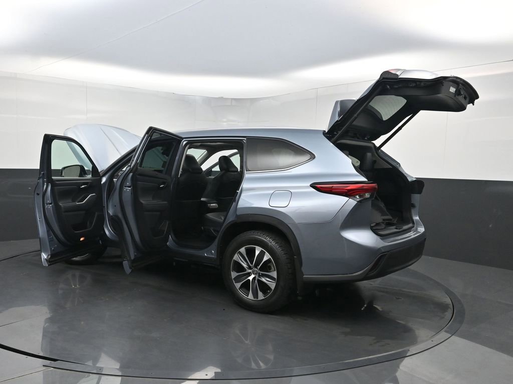 Used 2023 Toyota Highlander XLE image 38