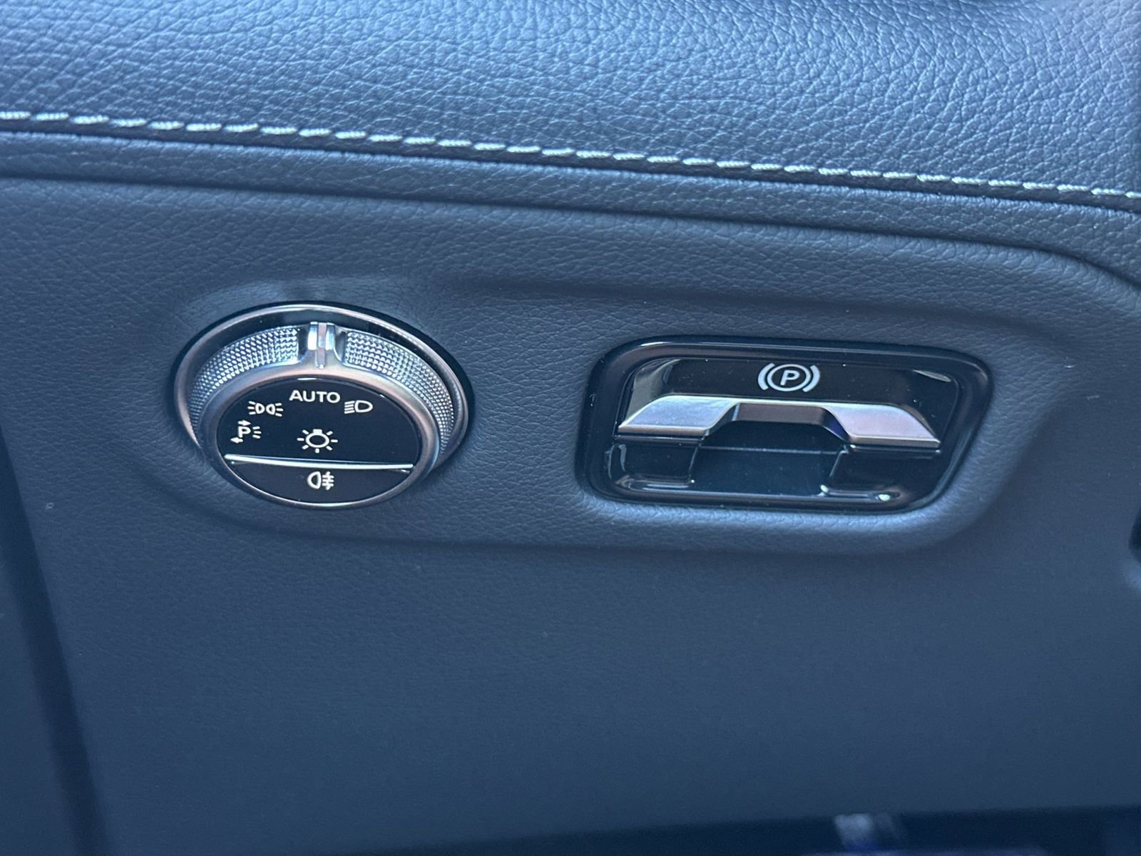 New 2026 Mercedes-Benz EQS 550 4MATIC SUV image 31