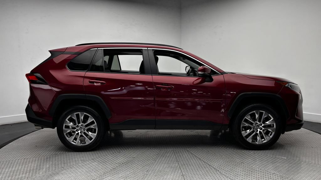 Used 2021 Toyota RAV4 XLE Premium AWD/4WD image 39