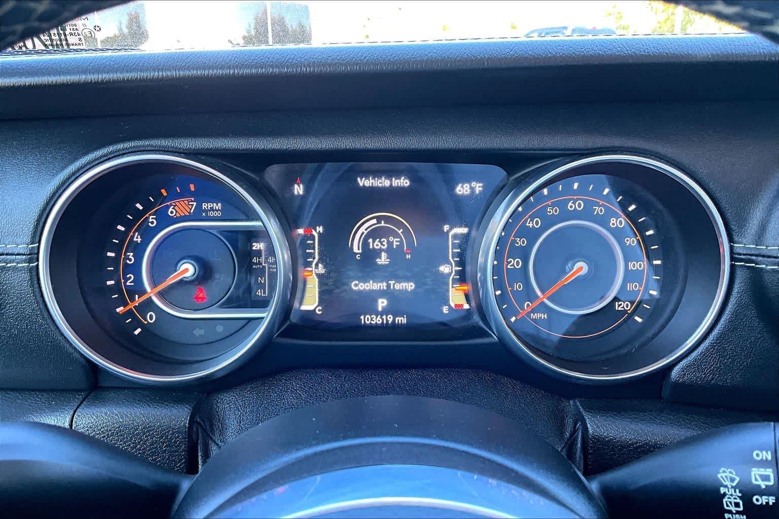 Used 2018 Jeep Wrangler Unlimited Sahara AWD/4WD image 26