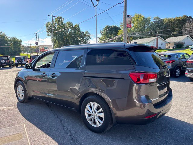 Used 2016 Kia Sedona LX w/ LX Essentials Premium Package FWD image 4