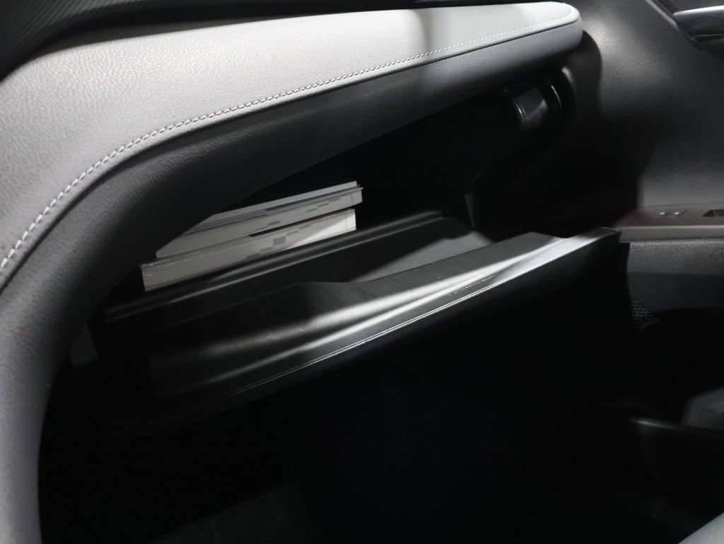 Used 2023 Toyota Camry SE image 30